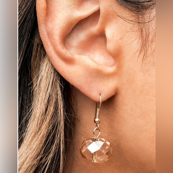 2022 “Reminiscent” Zi Collection- Gold Chains with Crystal beads - Picture 4 of 6